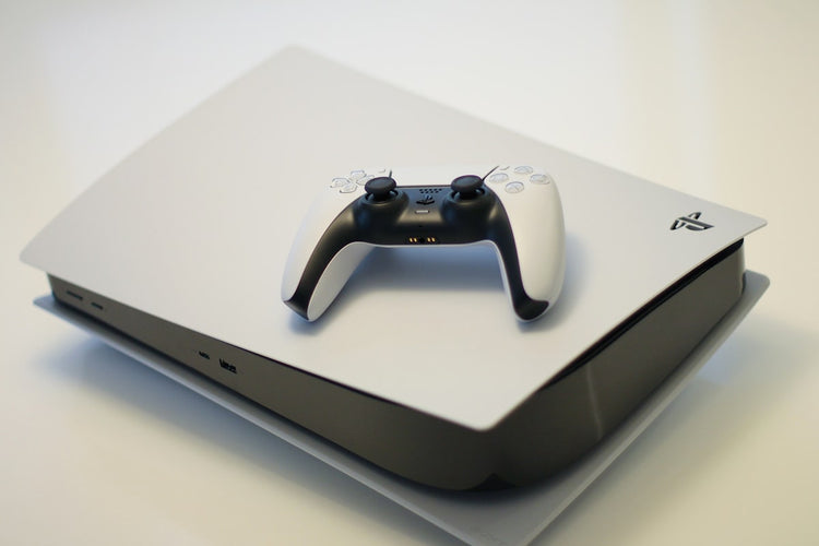 PlayStation – günstig kaufen bei PE Digital Networks | Software, KI, Gaming